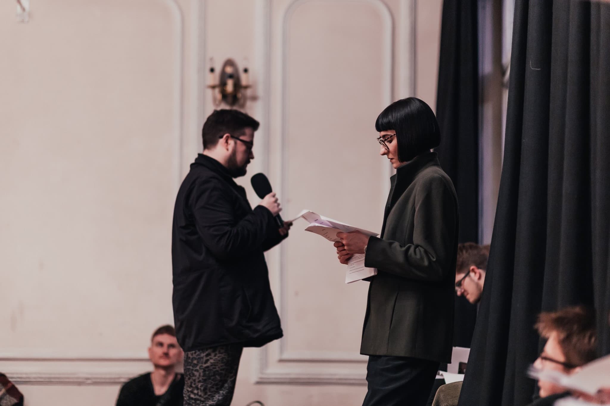 DeMo - Dekoduojant modernybę