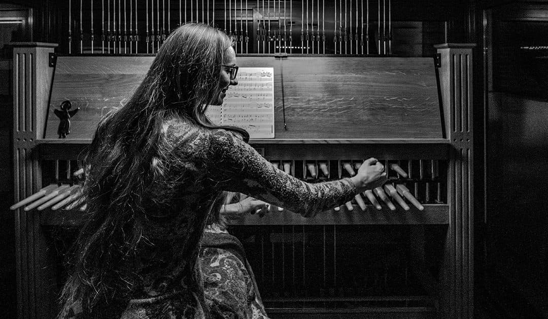 Gydanti varpų muzika. Pokalbis su Kauno karilionininke Austėja Staniunaityte