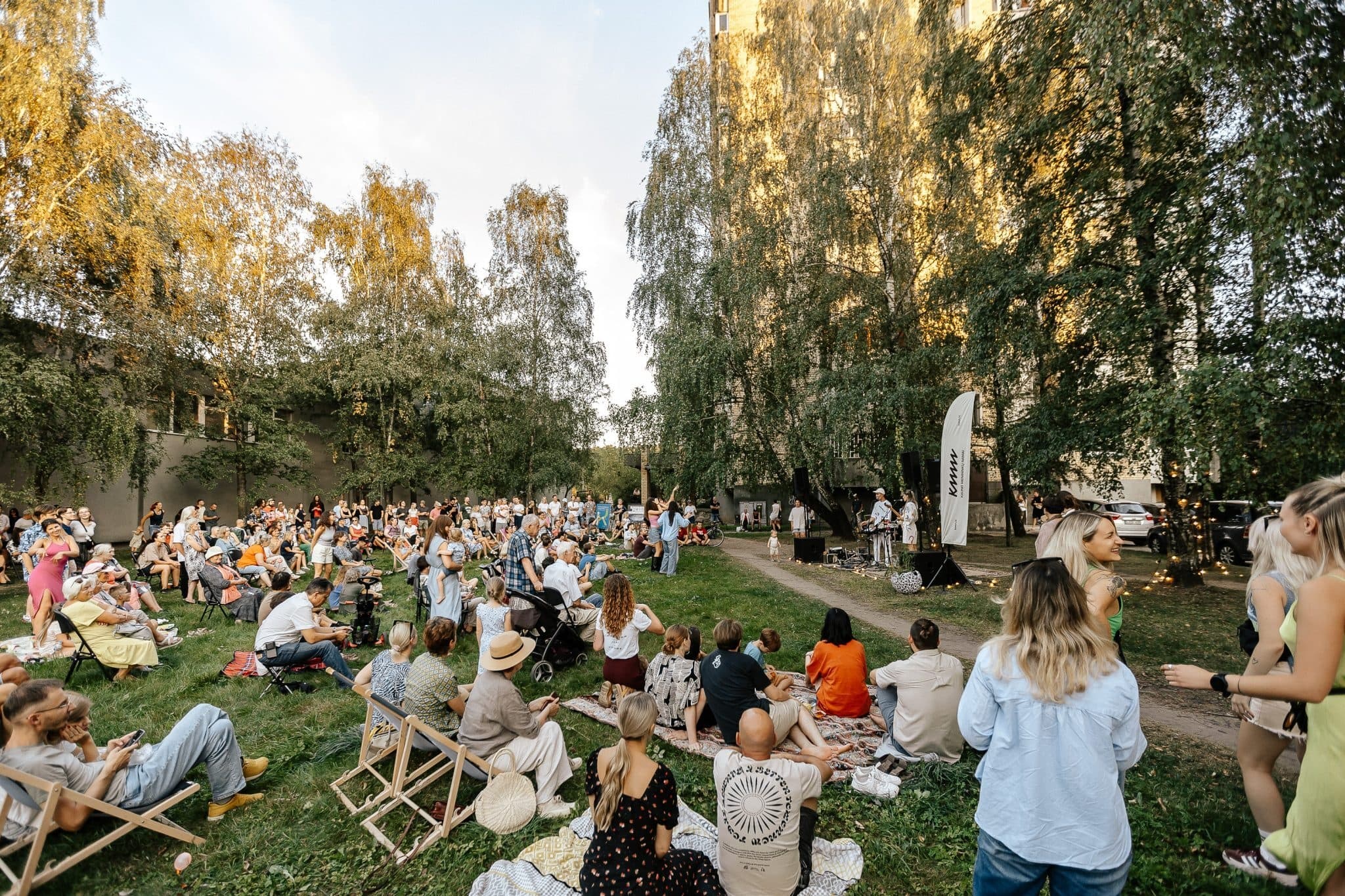 „Kultūra į kiemus“ ir vėl keliaus po Kauną: vienuolikoje mikrorajonų – dešimtys pasirodymų ir kūrybinių veiklų
