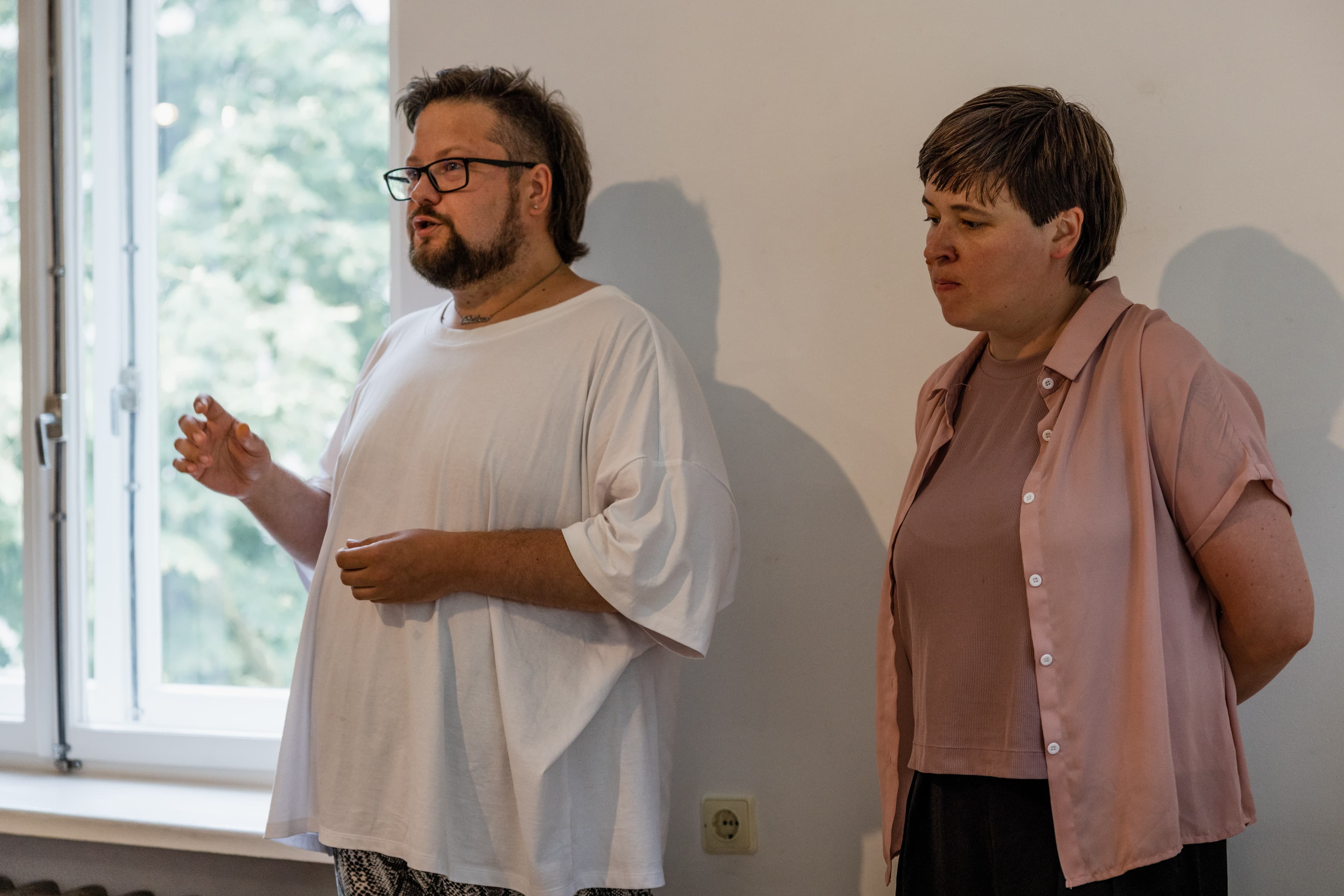 Nepadorumo permainos ir posovietiniai afektai. Pokalbis su projekto „Nepadorūs vakarai“ kuratoriais Agne Bagdžiūnaite ir Edvinu Grinkevičiumi